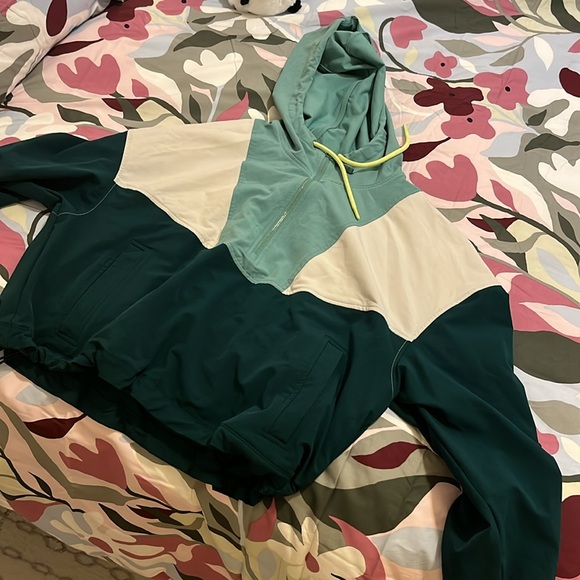 Old Navy Active Breathe On Quarter Zip Lightweight Hoodie - Picture 2 of 6